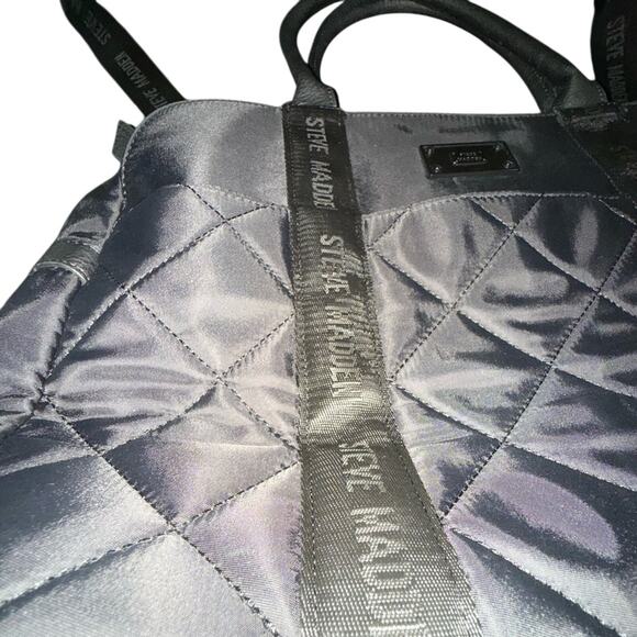 UEC STEVE MADDEN WEEKEND Black Quilted Bag WITH 3 zipper sections & Pockets - Picture 7 of 15